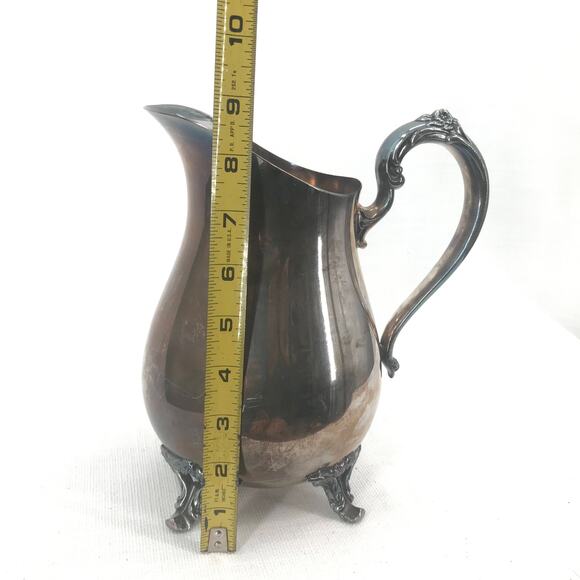 WM Rogers 317 Classic Silver Plate Water Claw Footed Pitcher with Lace Lip Guard - Picture 3 of 5